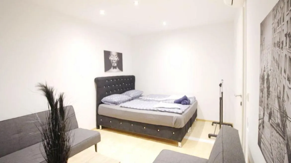 Cozy Room In Vienna City Center Dw19 contacts